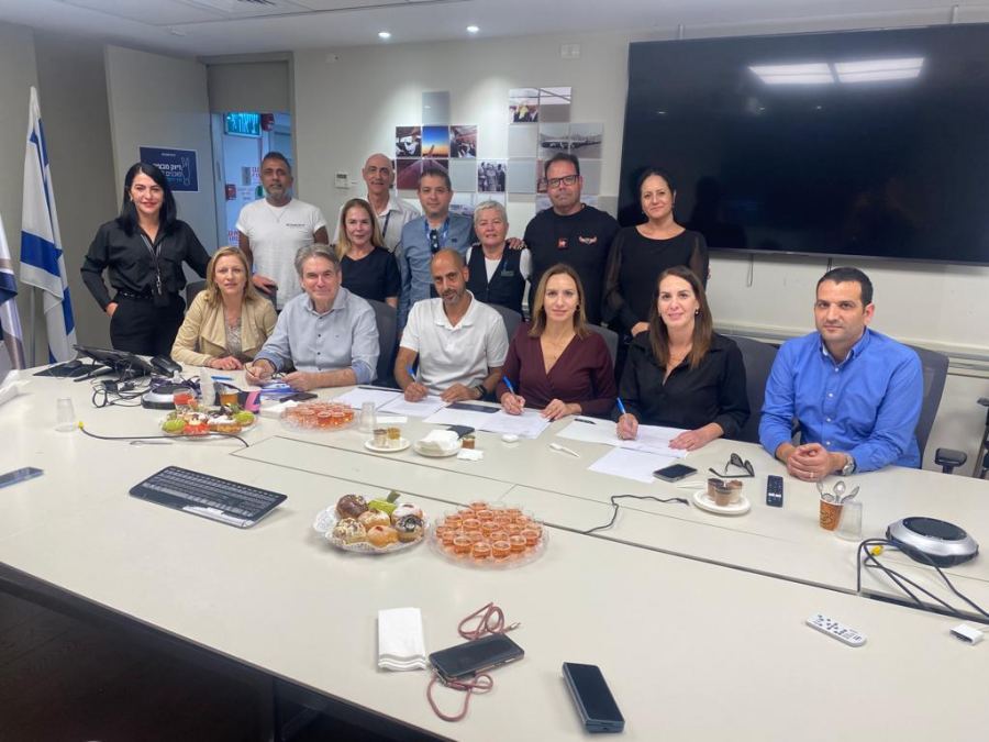 اتفاقية جماعية جديدة للعاملين بالقطاع الإداري بشركة ال عال